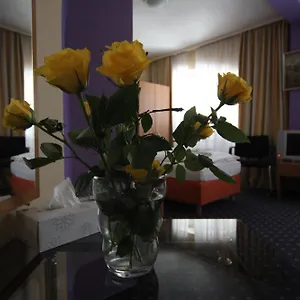 carlton-hotel.frankfurtammainhotels.com/