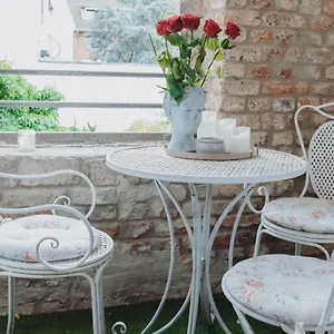 apt-kln-deutz-vintage-retreat.topcolognehotels.com/